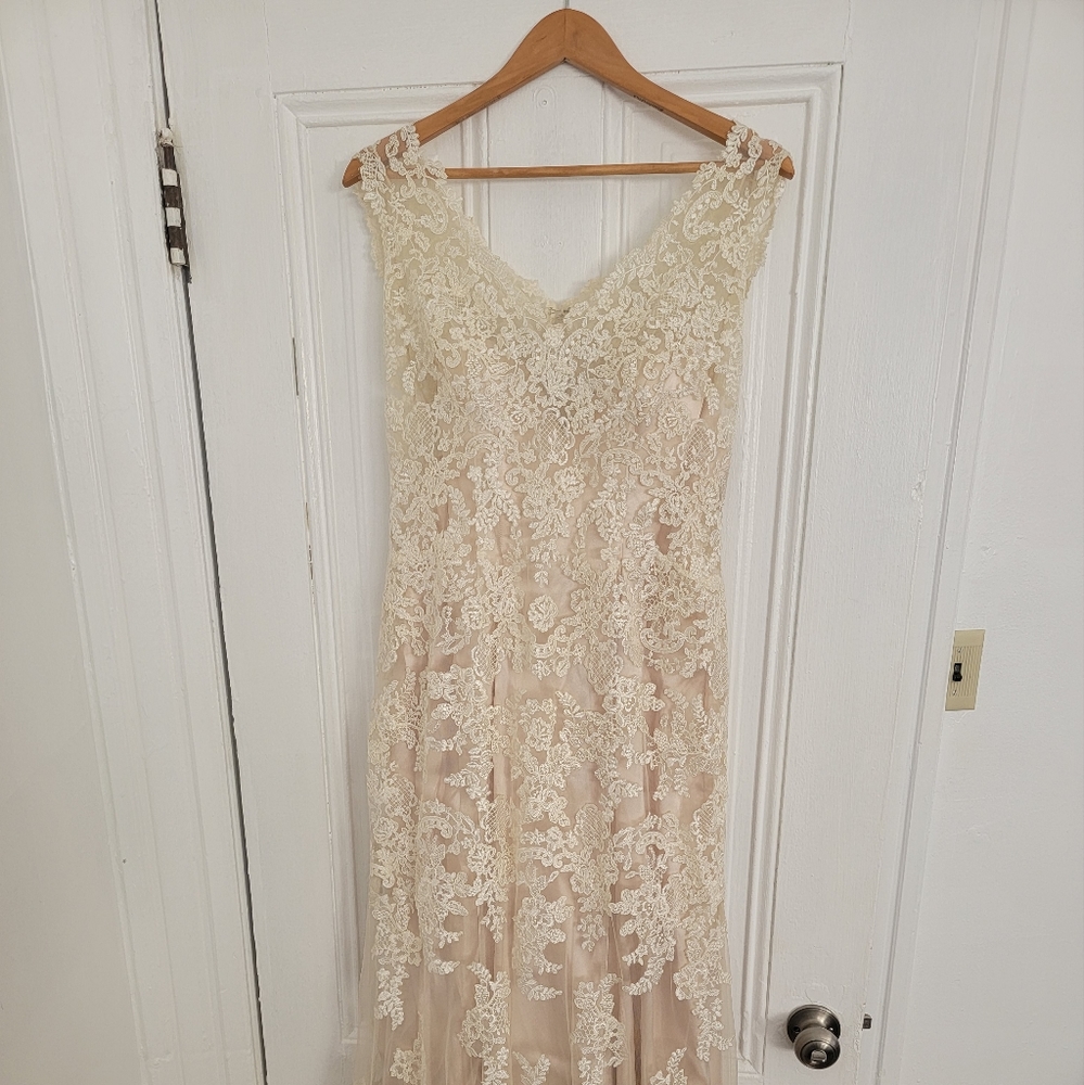 Maggie Sottero Wedding Dress